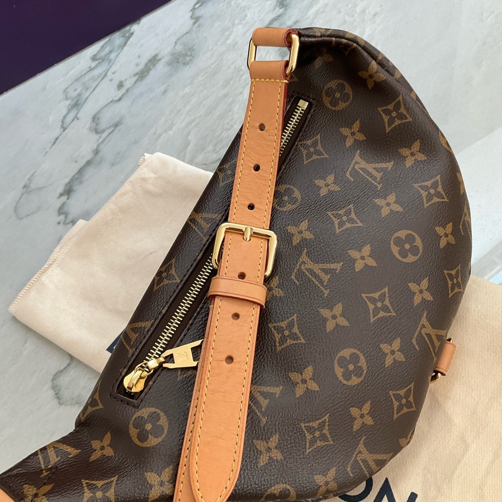 Sold Beautiful HARD TO FIND Louis Vuitton Monogram Bumbag - Picture 10 of 16